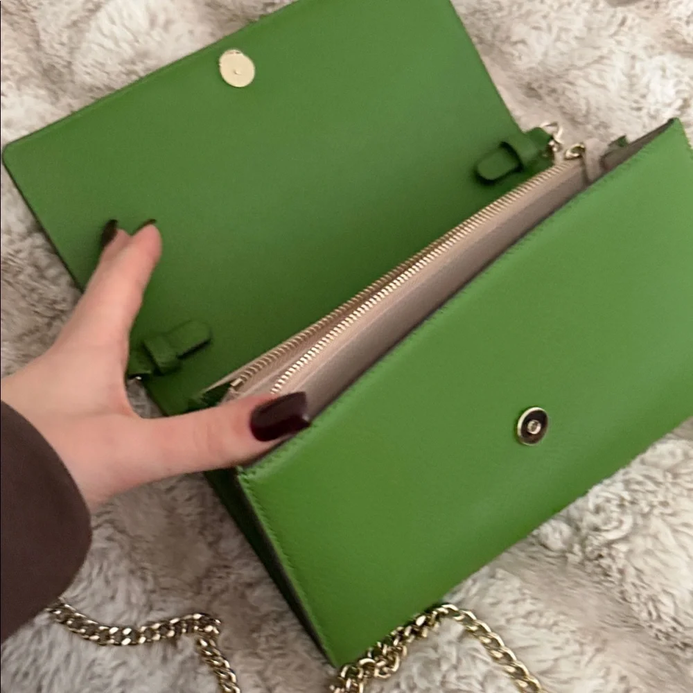 Kate Spade Green Leather Clutch with Gold Chain - Picture 3 of 13